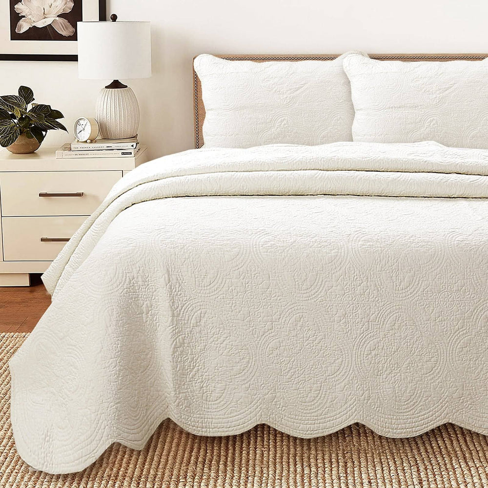 Copper Grove Sagano Blantyre Scalloped Edge Cotton 3-Piece Quilt Bedding Set - Off White - Queen