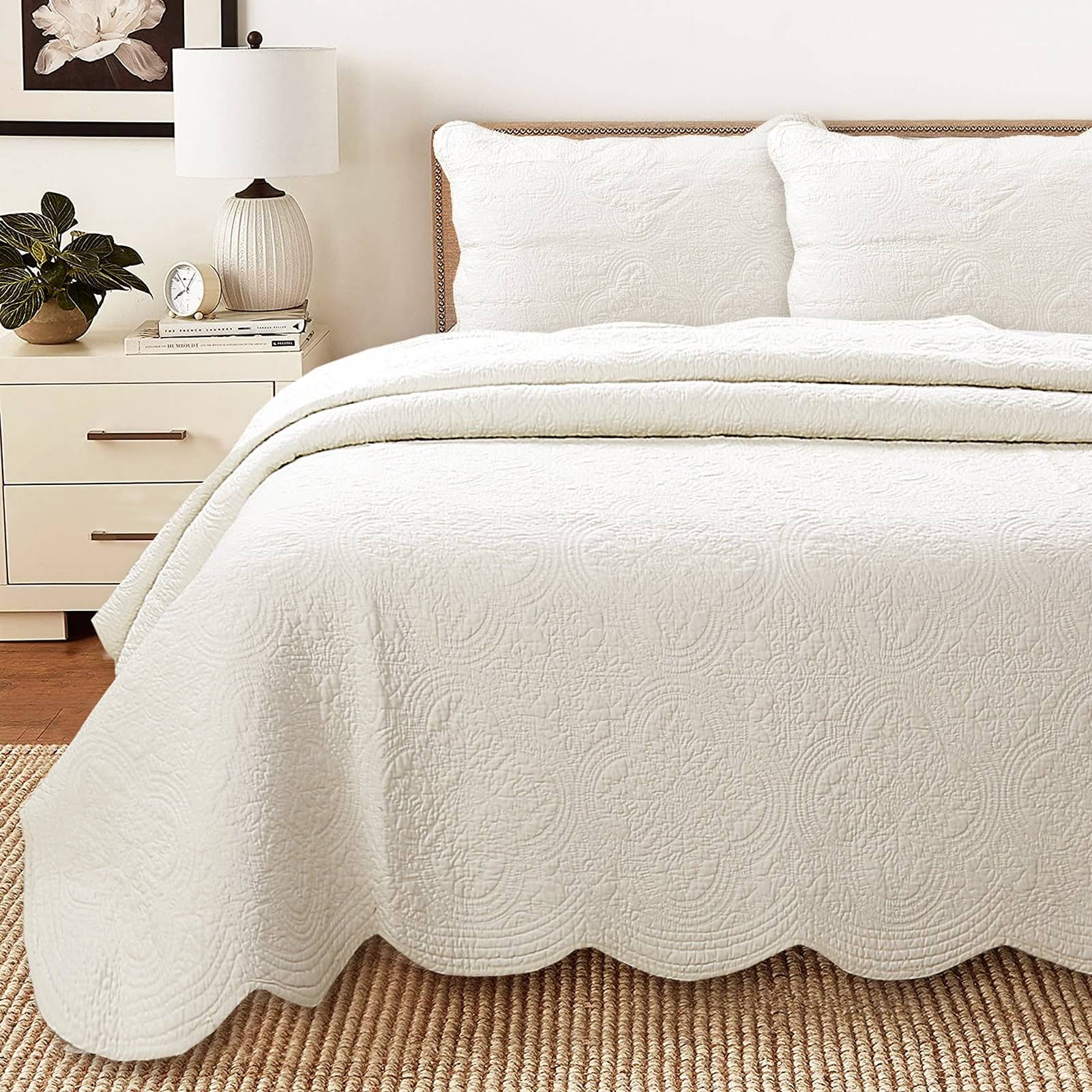 Copper Grove Sagano Blantyre Scalloped Edge Cotton 3-Piece Quilt Bedding Set - Off White - Queen
